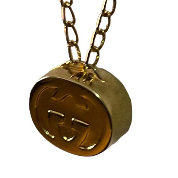 Gucci Vintage Necklace Yellow Gold Oval Locket Pill Box L Chain Raised GG Motif - Picture 7 of 16